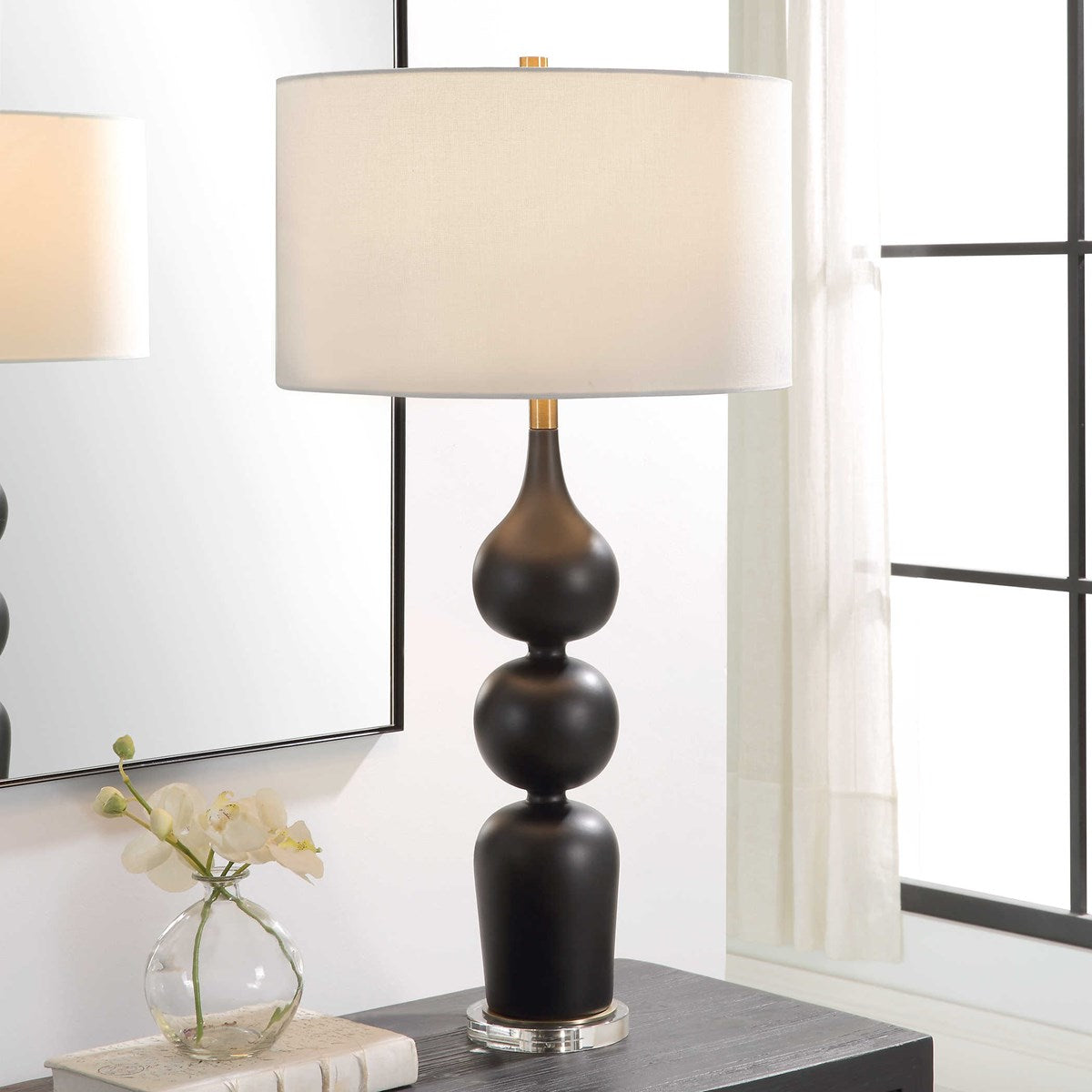 CAVIAR TABLE LAMP