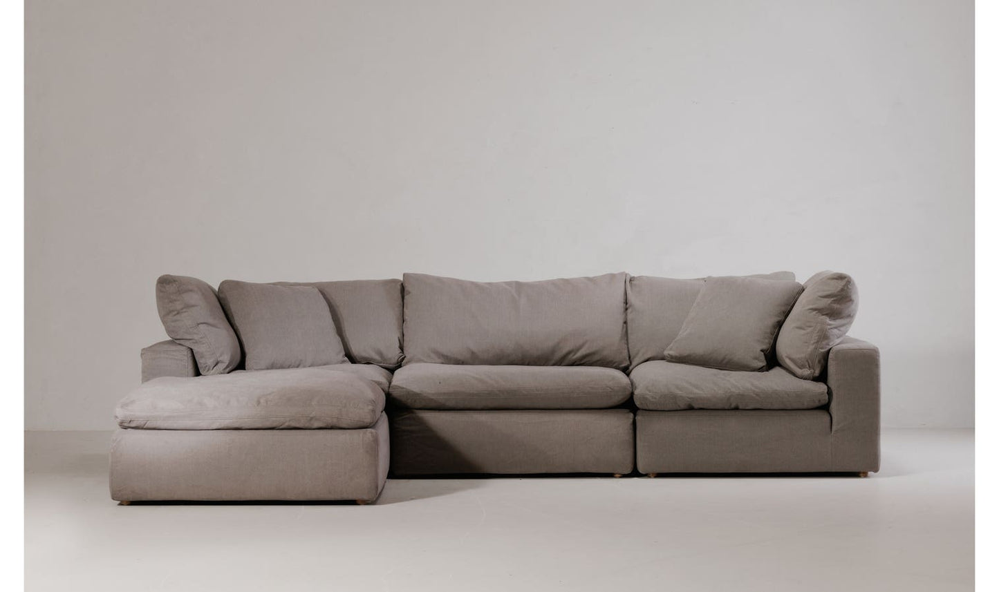 CLAY LOUNGE MODULAR SECTIONAL