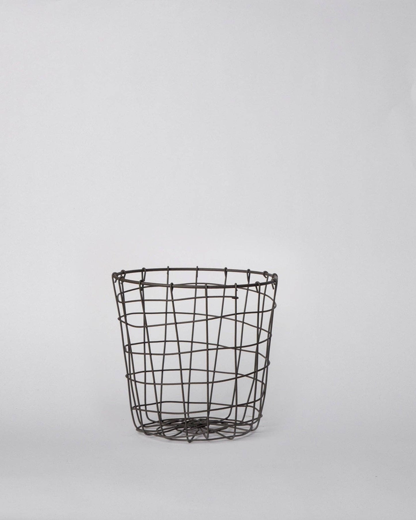 Round Iron Basket: Medium