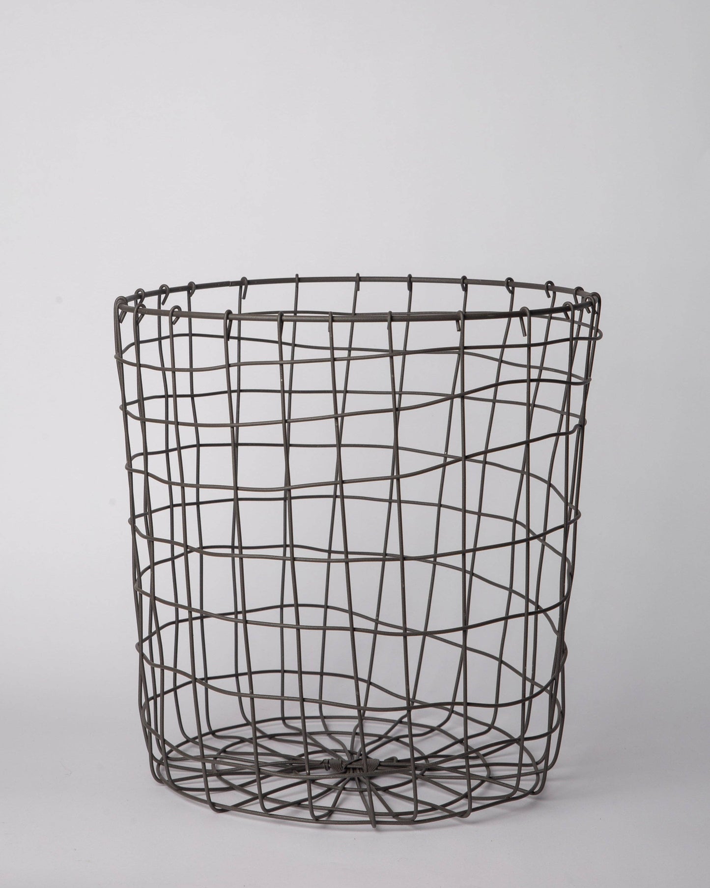 Round Iron Basket: Medium