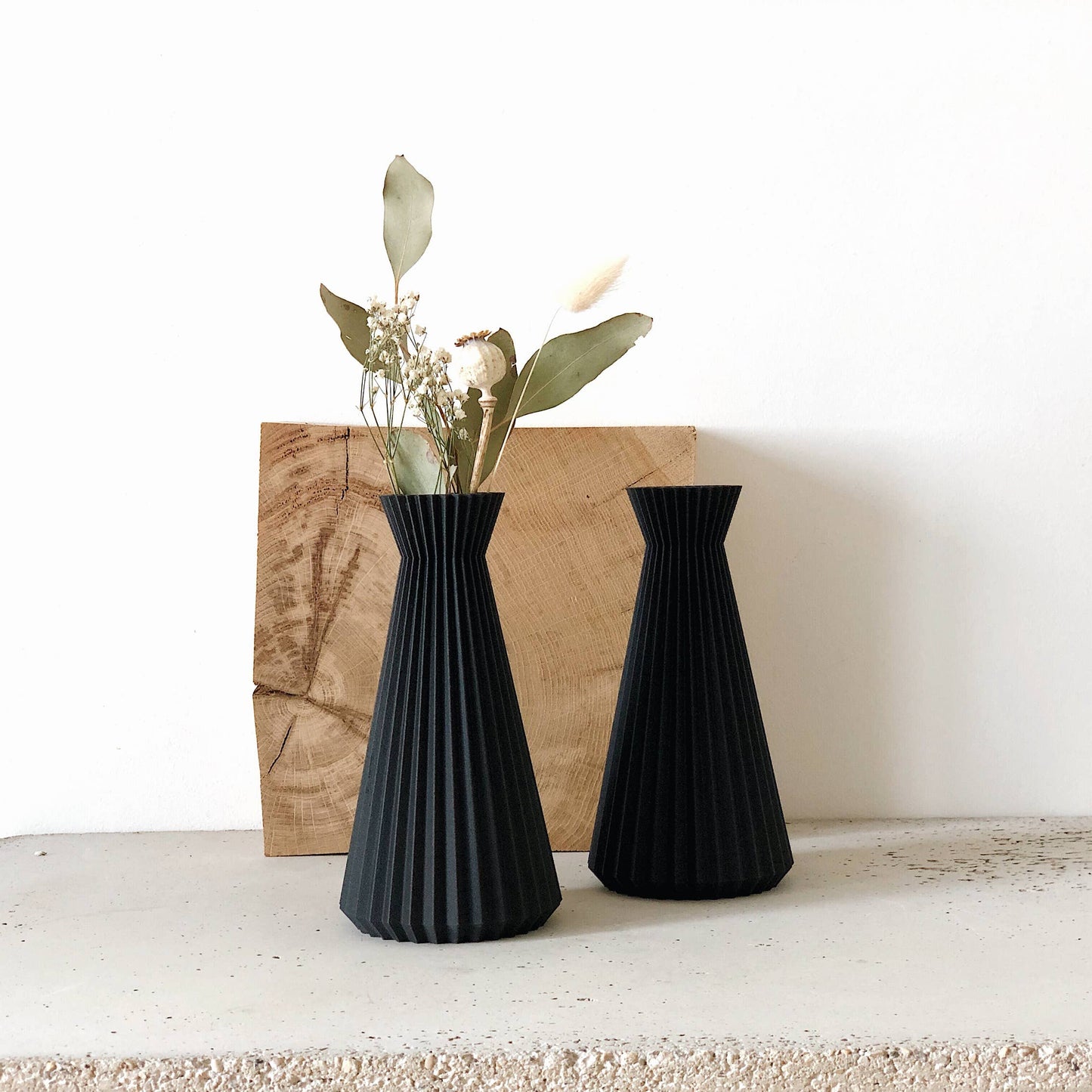 Ishi Vase, Black