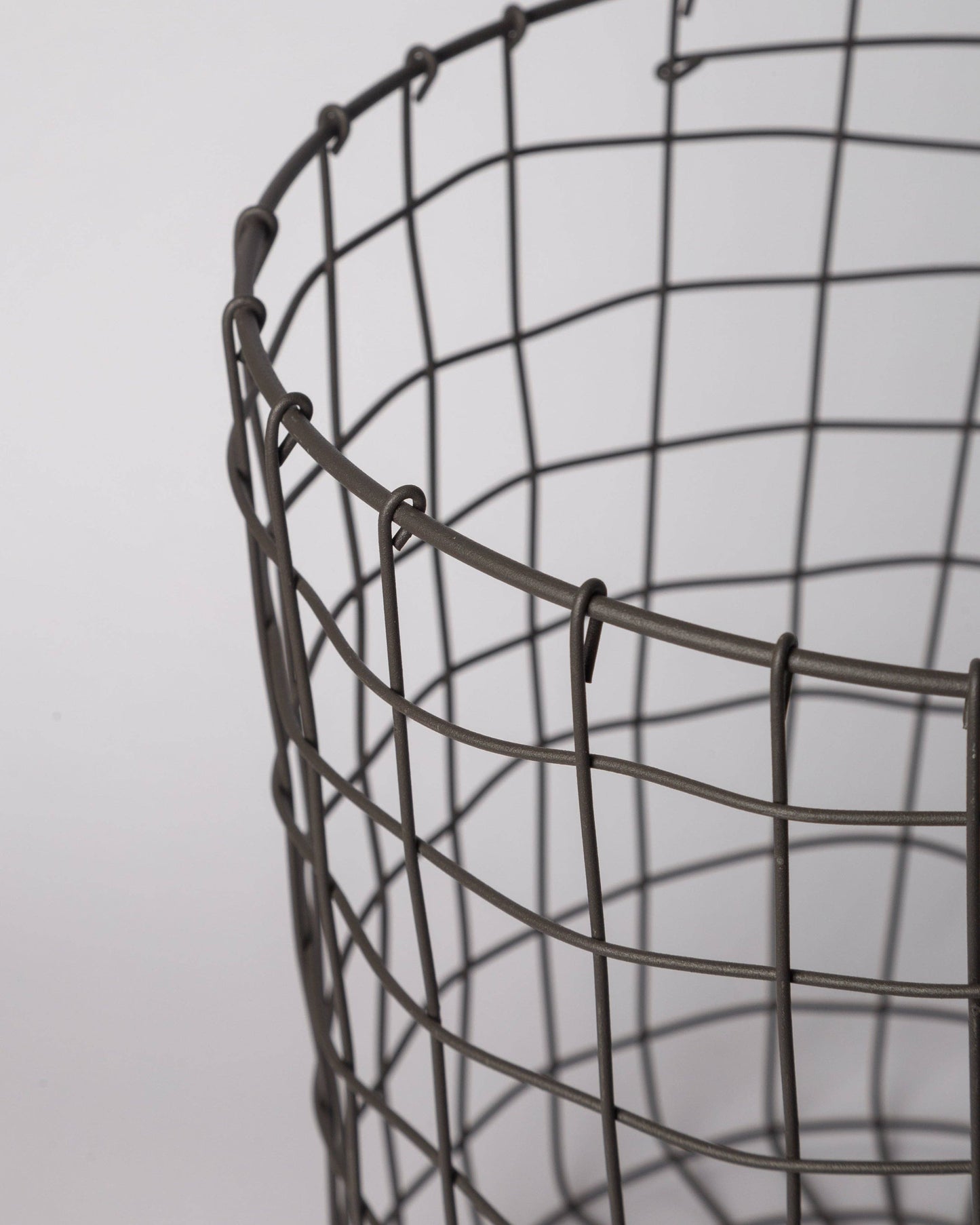 Round Iron Basket: Medium