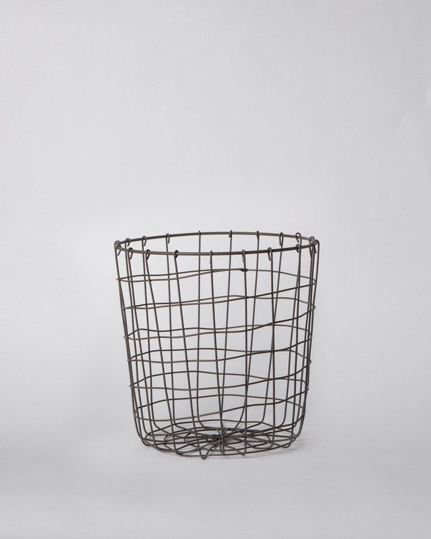 Round Iron Basket: Medium