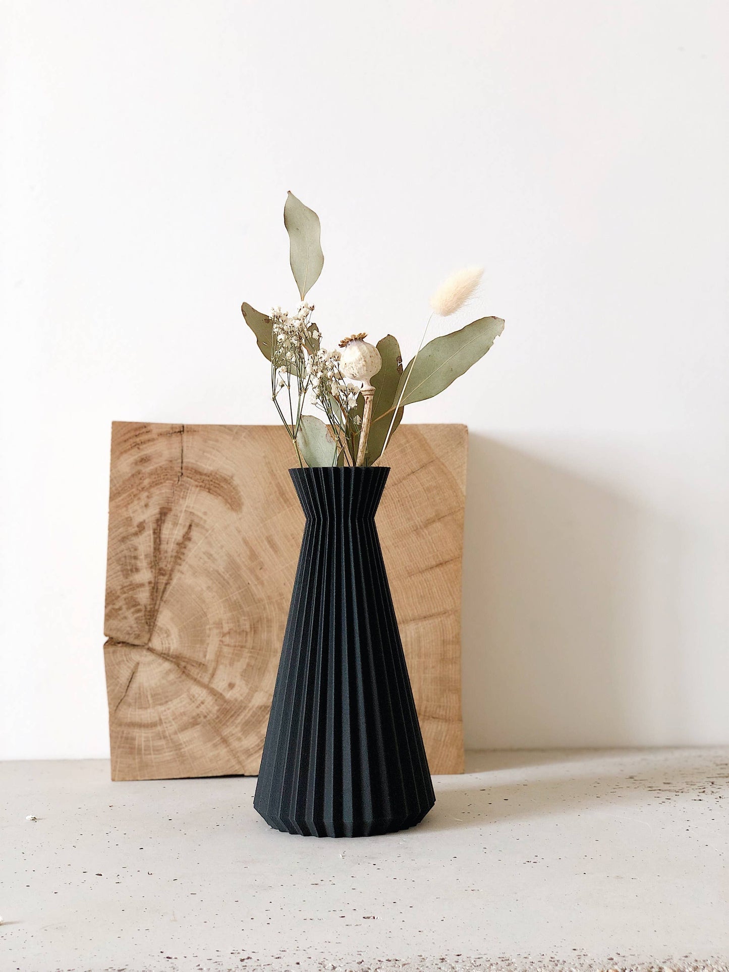 Ishi Vase, Black